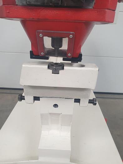 Gebraucht Hydraulische Profilstahlschere Mubea HIW 550-510