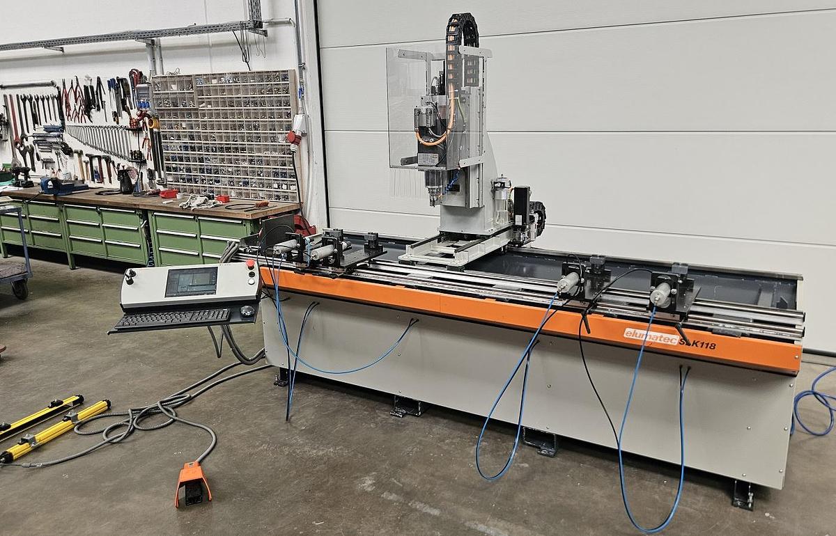 Gebraucht Bearbeitungszentrum Elumatec SLK 118