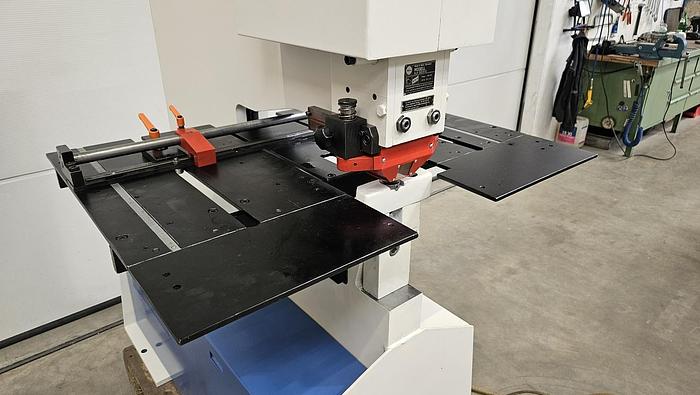 Gebraucht Hydraulische Lochstanze Mubea KLH 300
