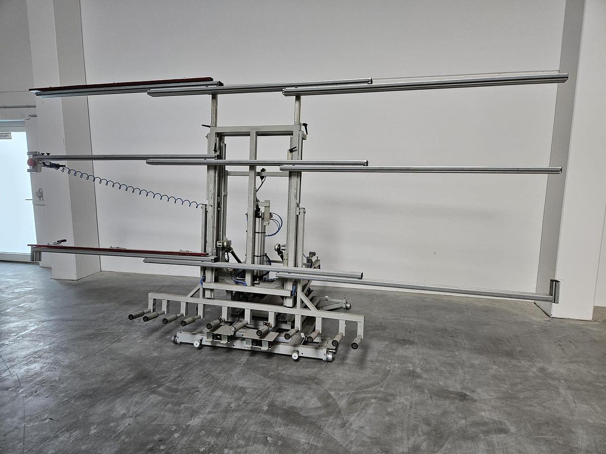 Gebraucht Pneumatisch kippbarer Montagetisch Ruchser mit Rollenbahn Übergabestation MKSEA 2 + RWGAT45-20 