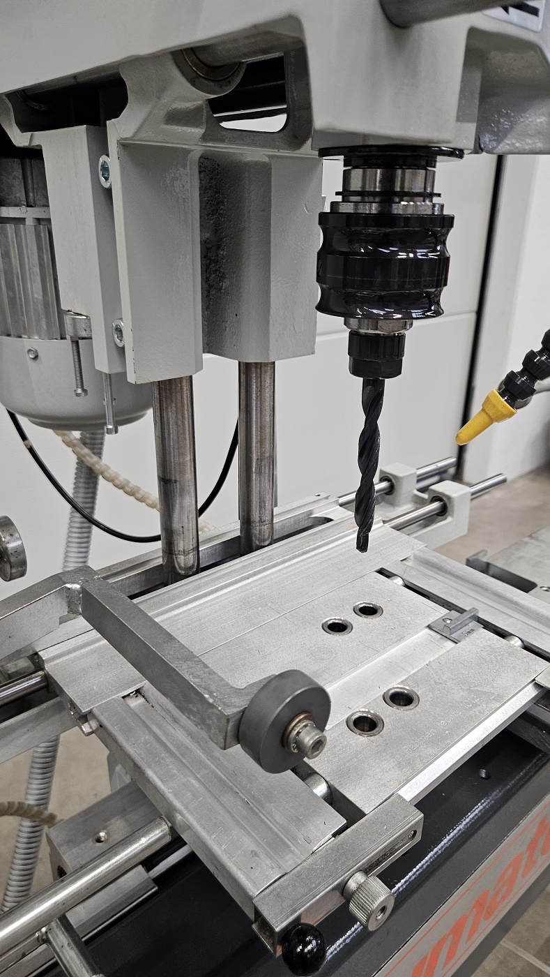 Gebraucht Türbandbohrmaschine Elumatec TBM 126