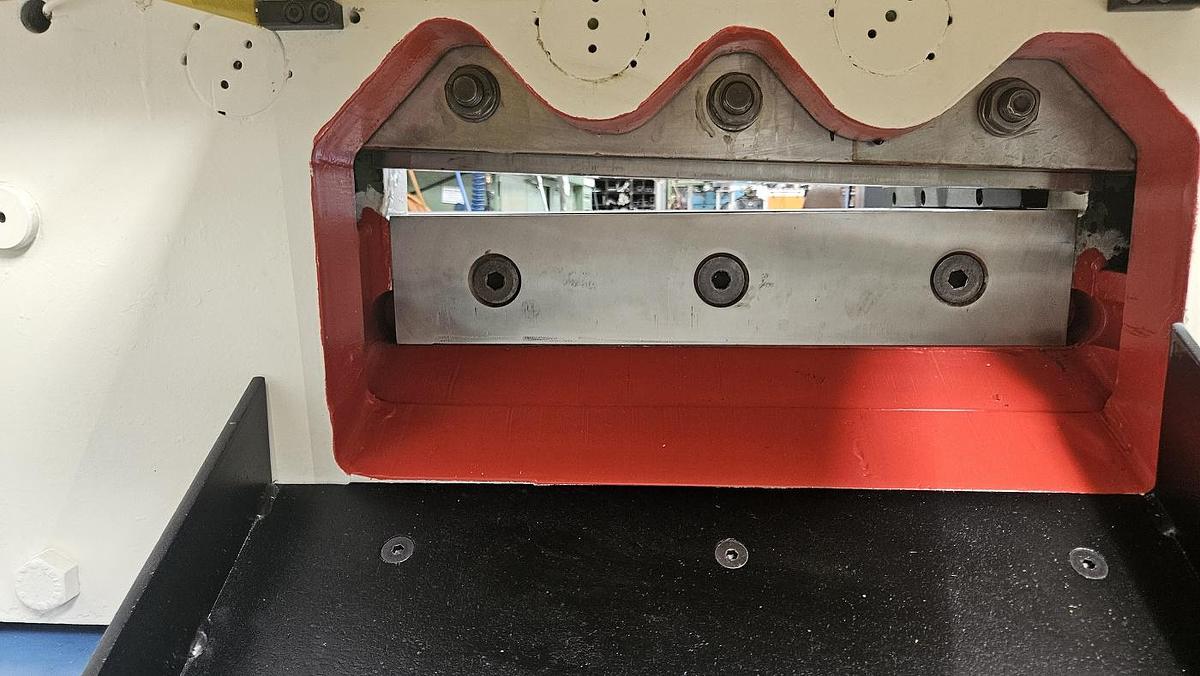 Gebraucht Profilstahlschere Mubea KBLH 1000 mit Positionierung