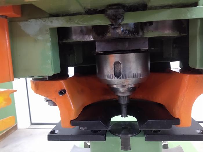 Gebraucht Lochstanze Peddinghaus Hydraulic 1001