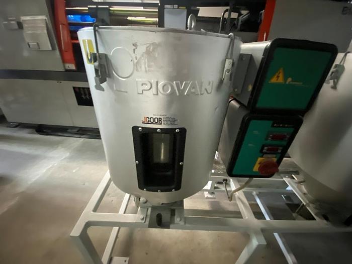 Used 2000 Piovan DS406 Desiccant Dryer System