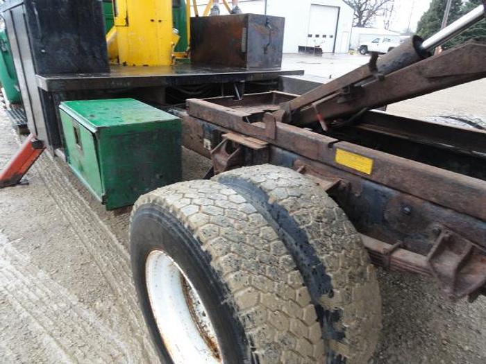 Used 2005 VERSALIFT VO255