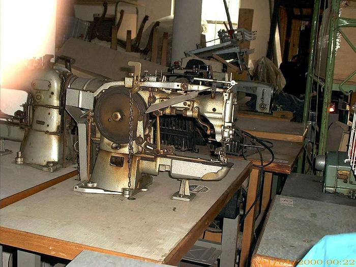 Gebraucht Knopfannähmaschine DÜRKOPP Kl. 566-175-16 2+4-loch, Ösenknöpfe