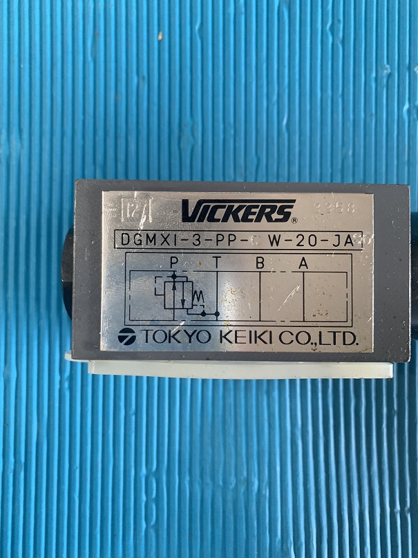 Used Vickers Pressure Reducing Valve DGMXI-3-PP-CW-20-JA