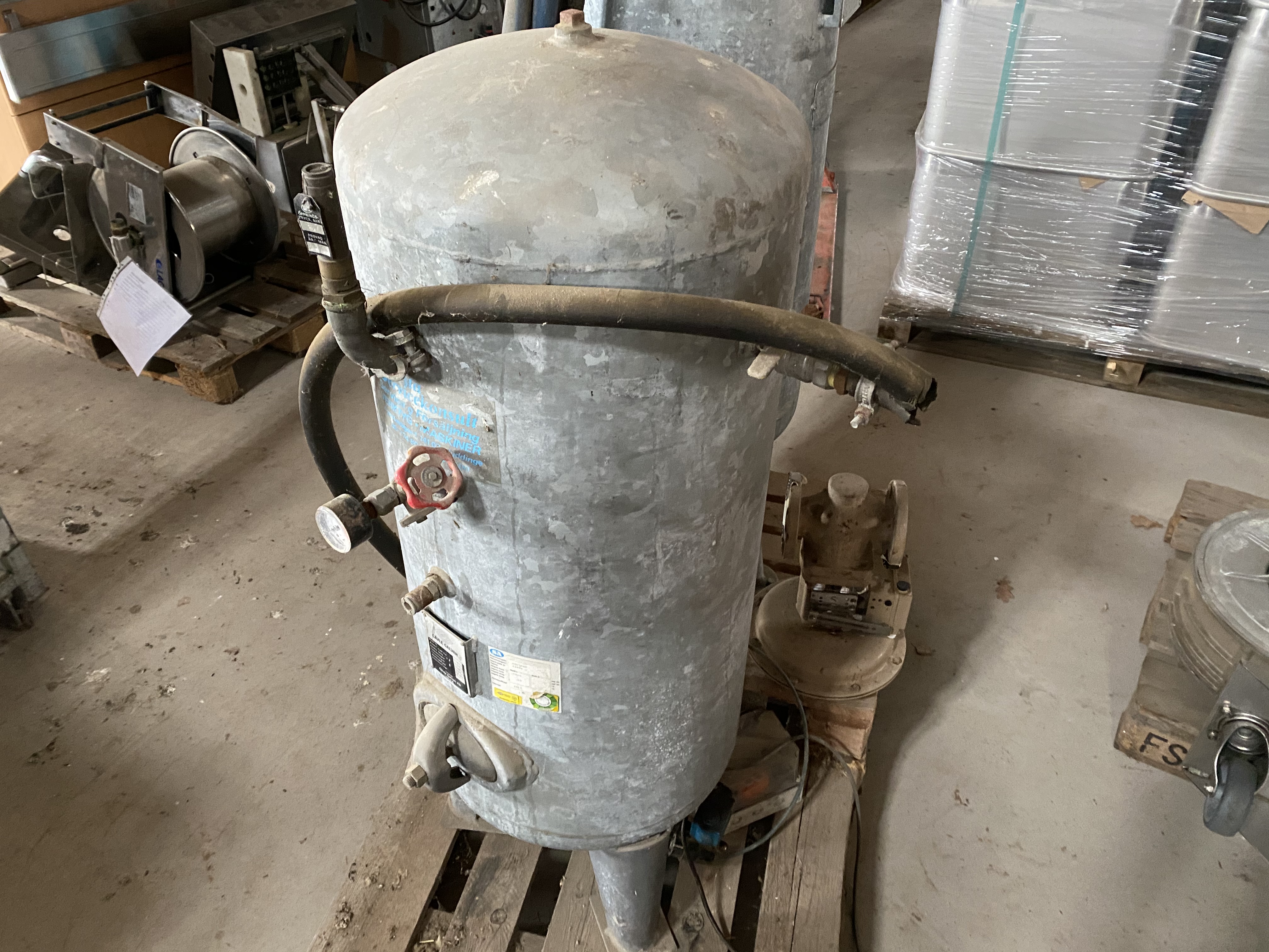 Begagnad Hydrofoner/Trycktankar 150/120liter