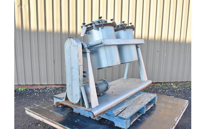 D'occasion USED PAUL O ABBE PIVOTING JAR MILL, 2X 10 US GALLONS