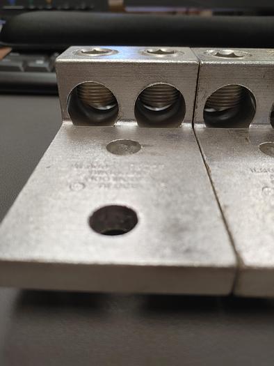 Used IlSCO D2058 wire lug connectors(lot of 4)(110)