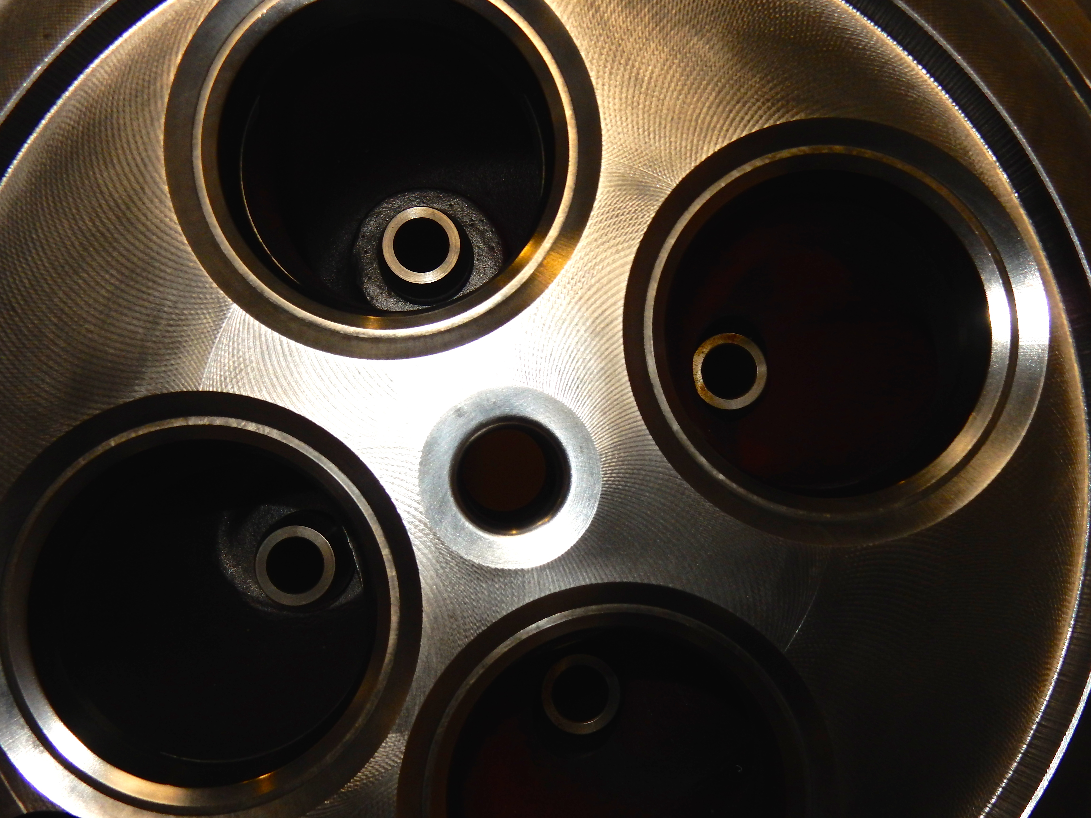 Used CYLINDER HEADS MAK MU452AK / MU453AK