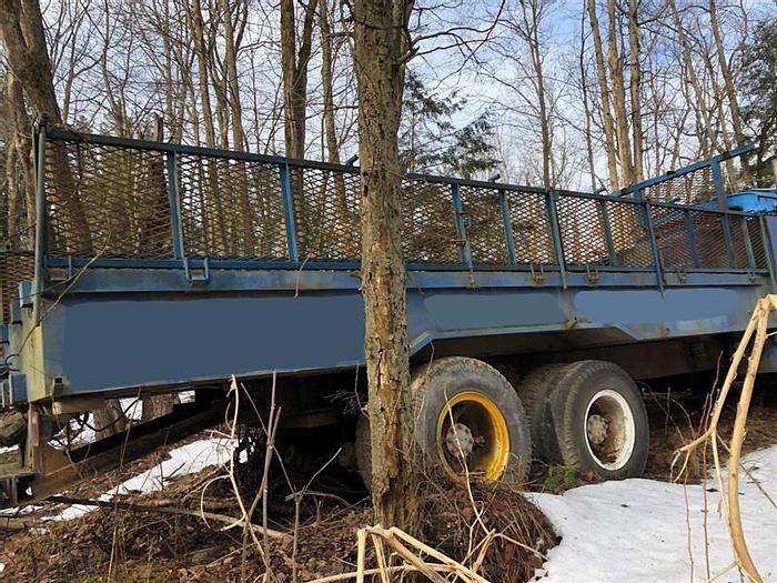 Used Ford 2200 Gallon Flatbed Water Truck