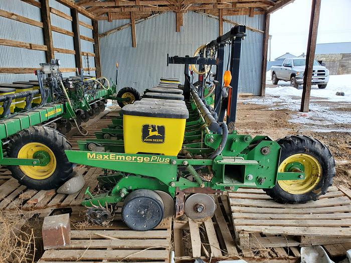 Used 12R22 John Deere 1730 MaxEmerge Plus Planter w/ Precision Meters