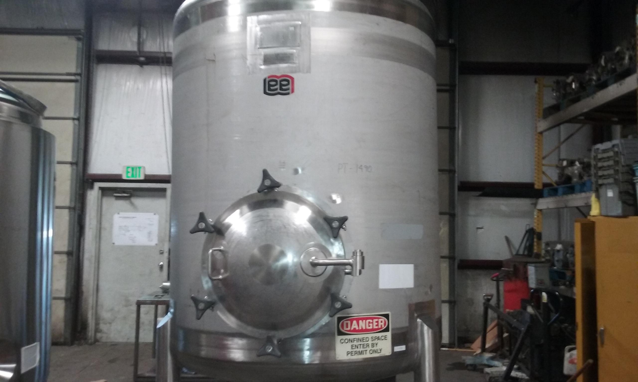 Used 550 GALLON VACUUM TANK