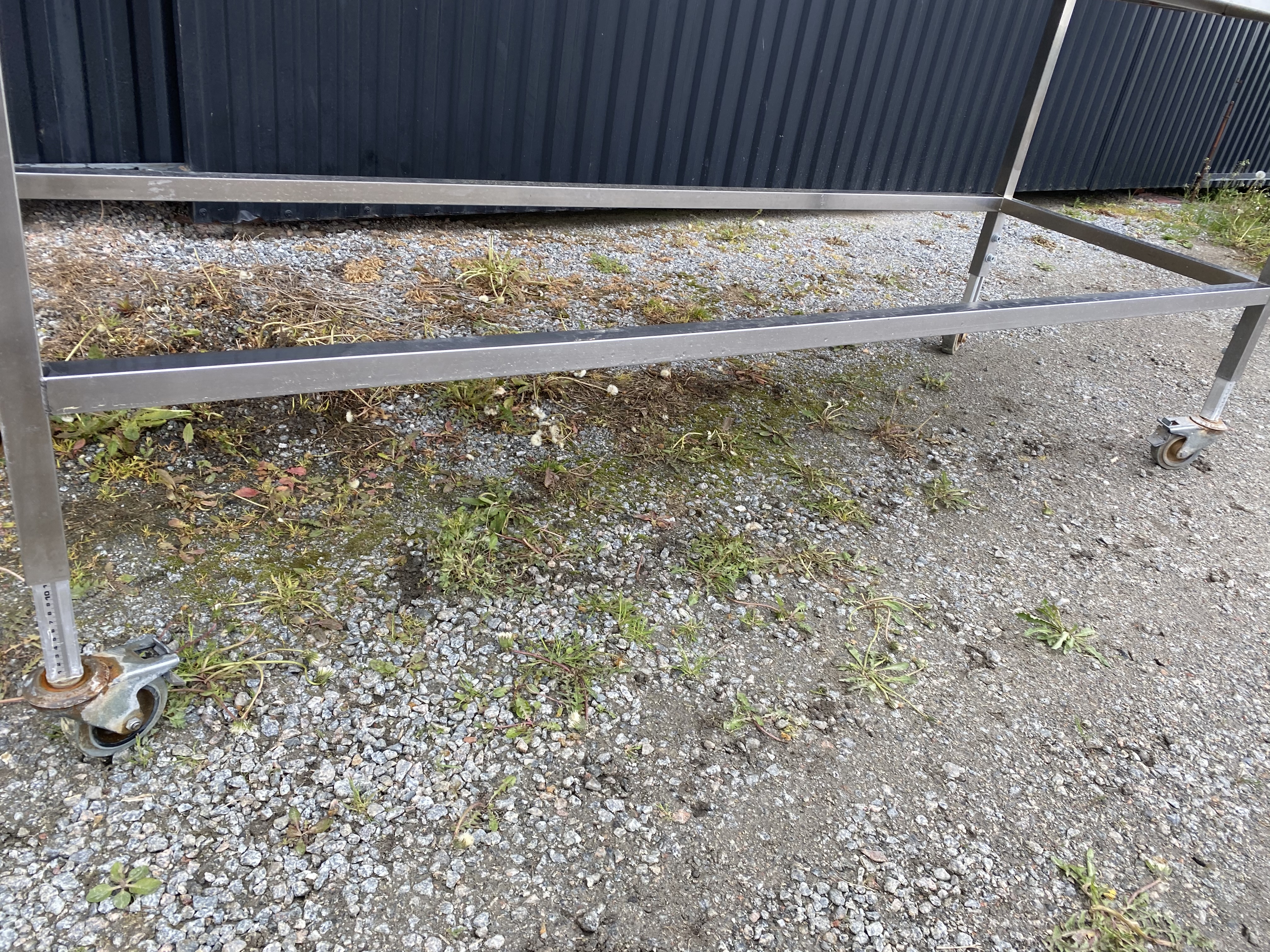 Begagnad Arbetsbord Rostfritt 214x71cm