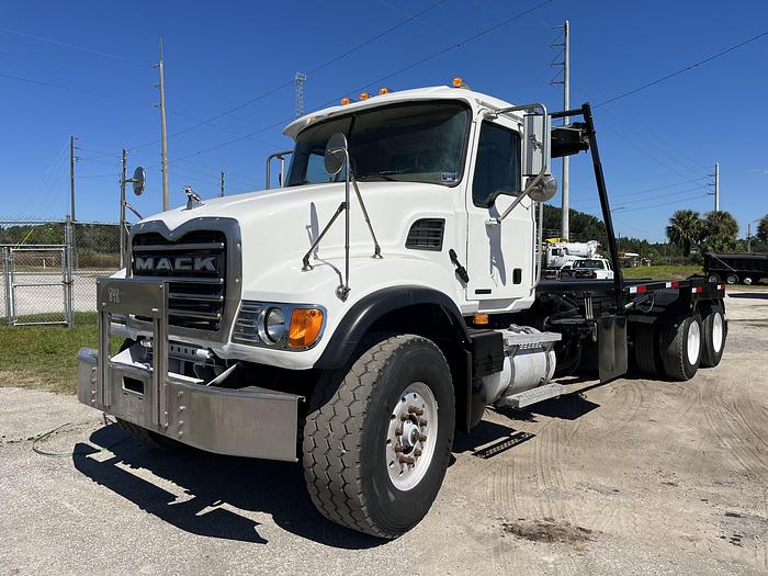 Used 2003 MACK CV713 Tandem-Axle Roll-Off Truck #5616
