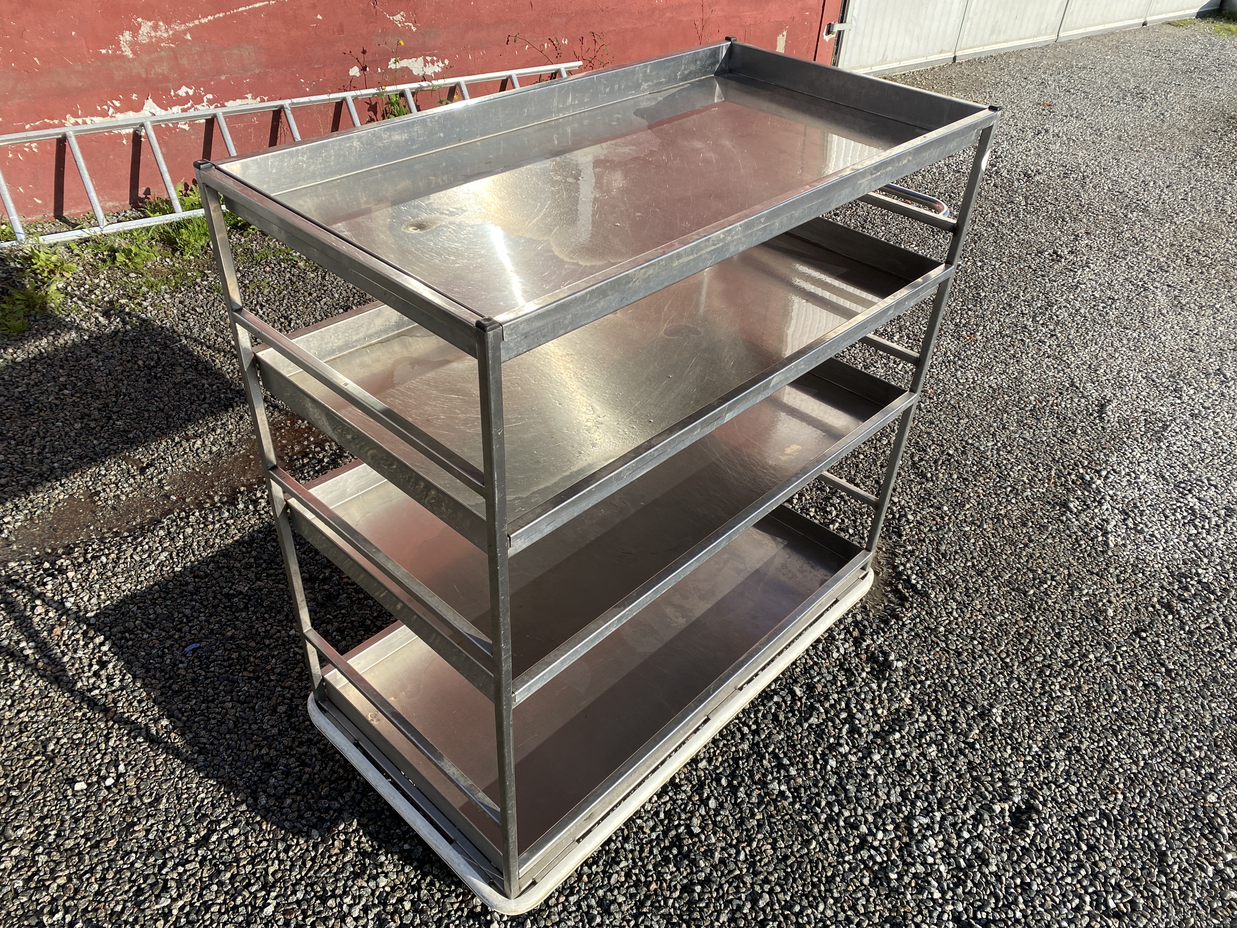 Begagnad Rostfri Vagn 125x60cm