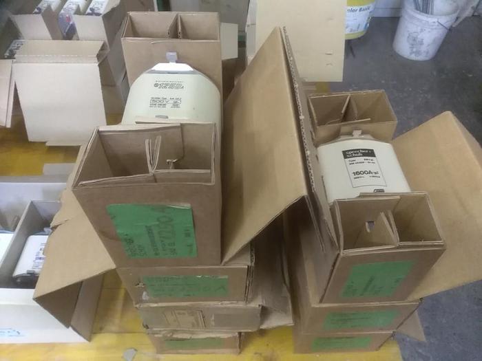 583 pezzi di fusibili NH nuovi da 6A a 1600A vari produttori merce insolvente come nuovi -80%