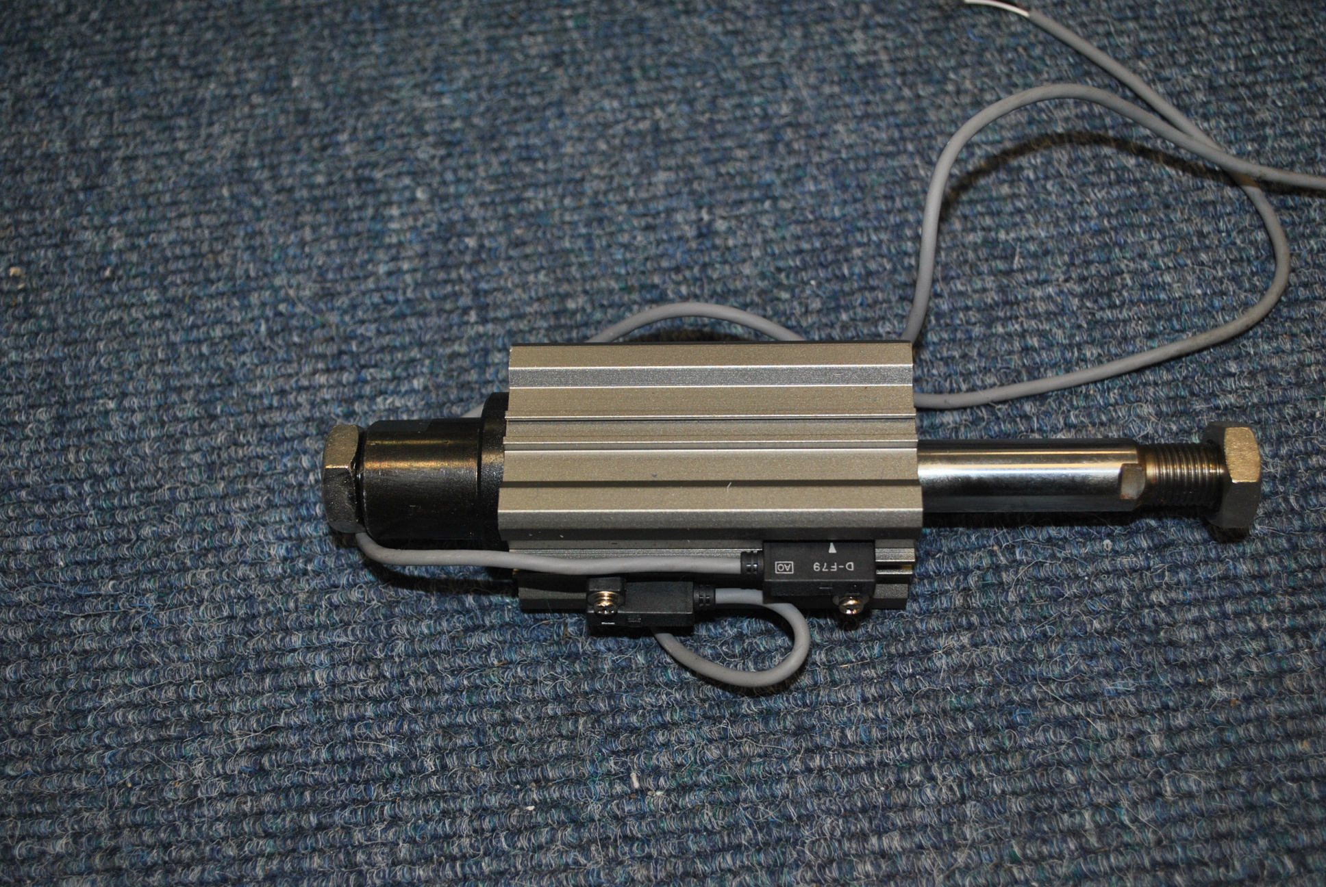 Used SMC cdq2b32-45dm-f79-xc8  pneumatic cylinder actuator