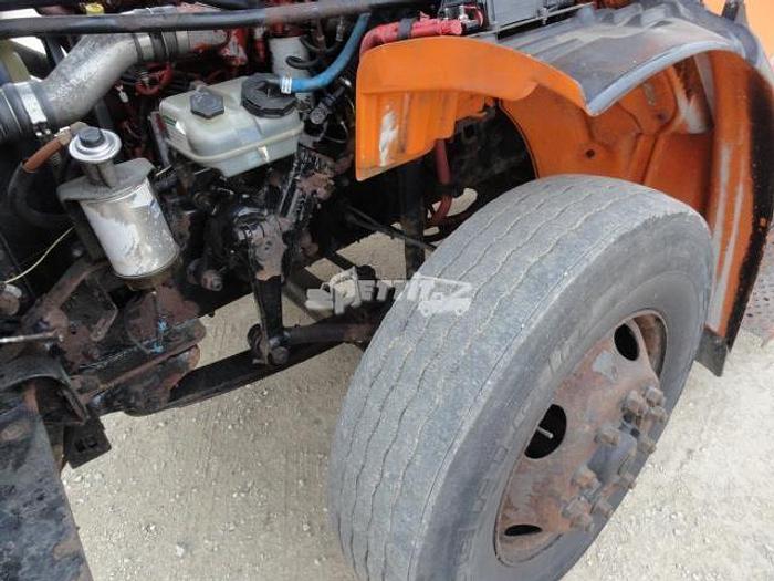 Used 2011 FREIGHTLINER BUSINESS CLASS M2 106