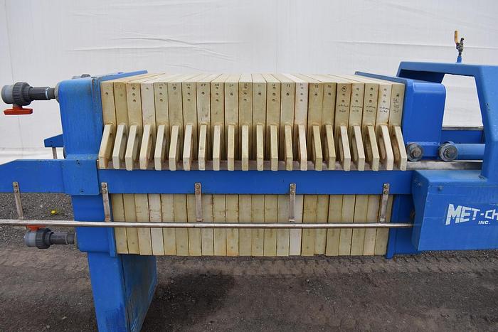Used 10 CU. FT. (EXPANDABLE) MET-CHEM FILTER PRESS - 800 MM - C.G.R. - WITH PLATE SHIFTER  (#9881)