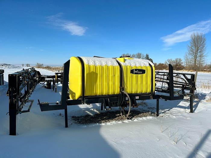 Used 90' Fast FM9400 Front Mount Sprayer for Challenger MT700 Series Tractor