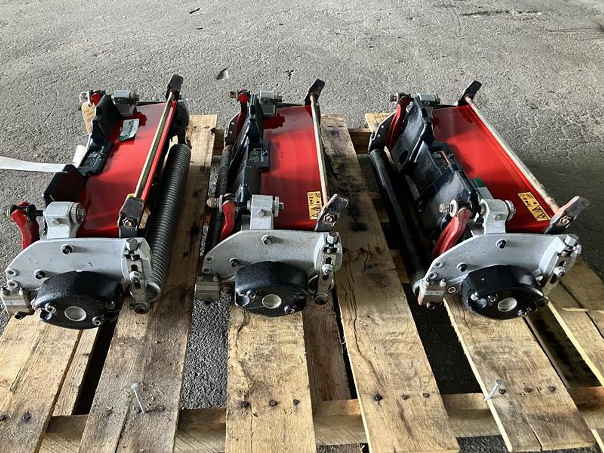 Used Toro Set of 3 Cutting Units 04653 (2021)