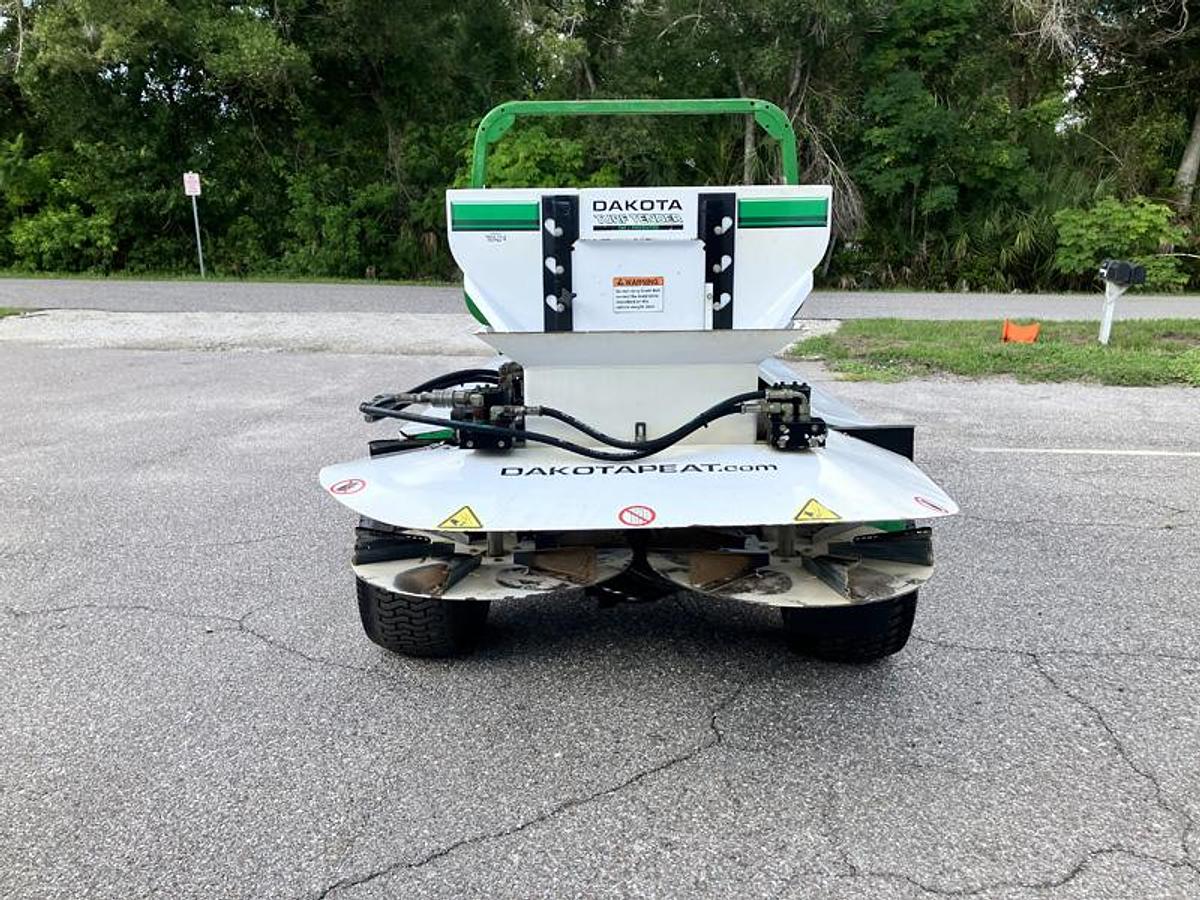 Used John Deere Progator 2020 with Dakota Turf Tender 410 Spreader (2018)