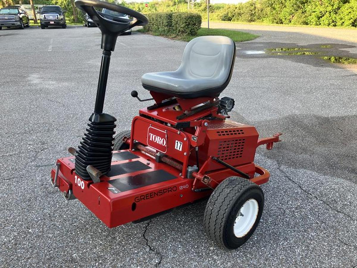 Used TORO GREENSPRO 1240 (2016)