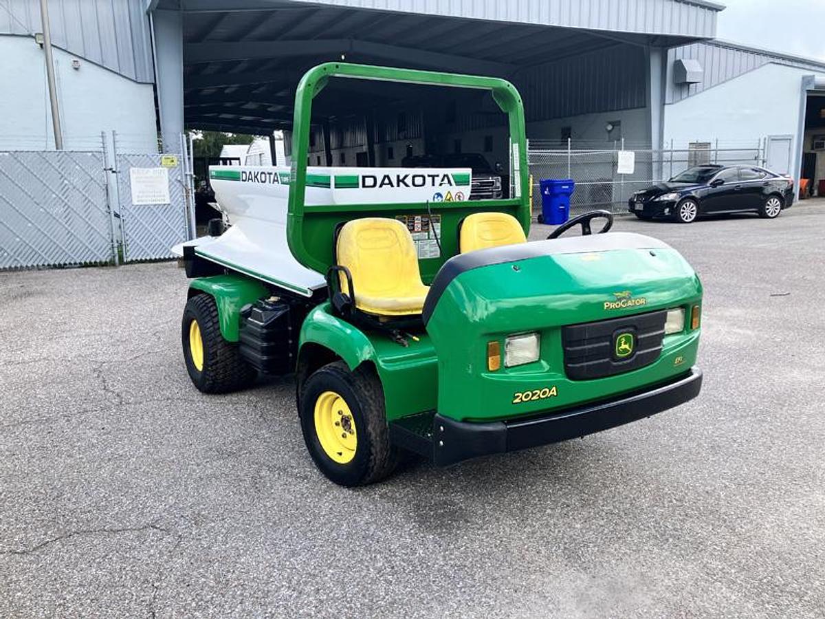 Used John Deere Progator 2020 with Dakota Turf Tender 410 Spreader (2018)