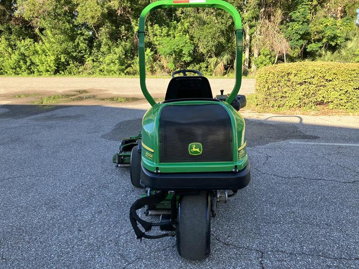 Used JOHN DEERE 2500E (2019)