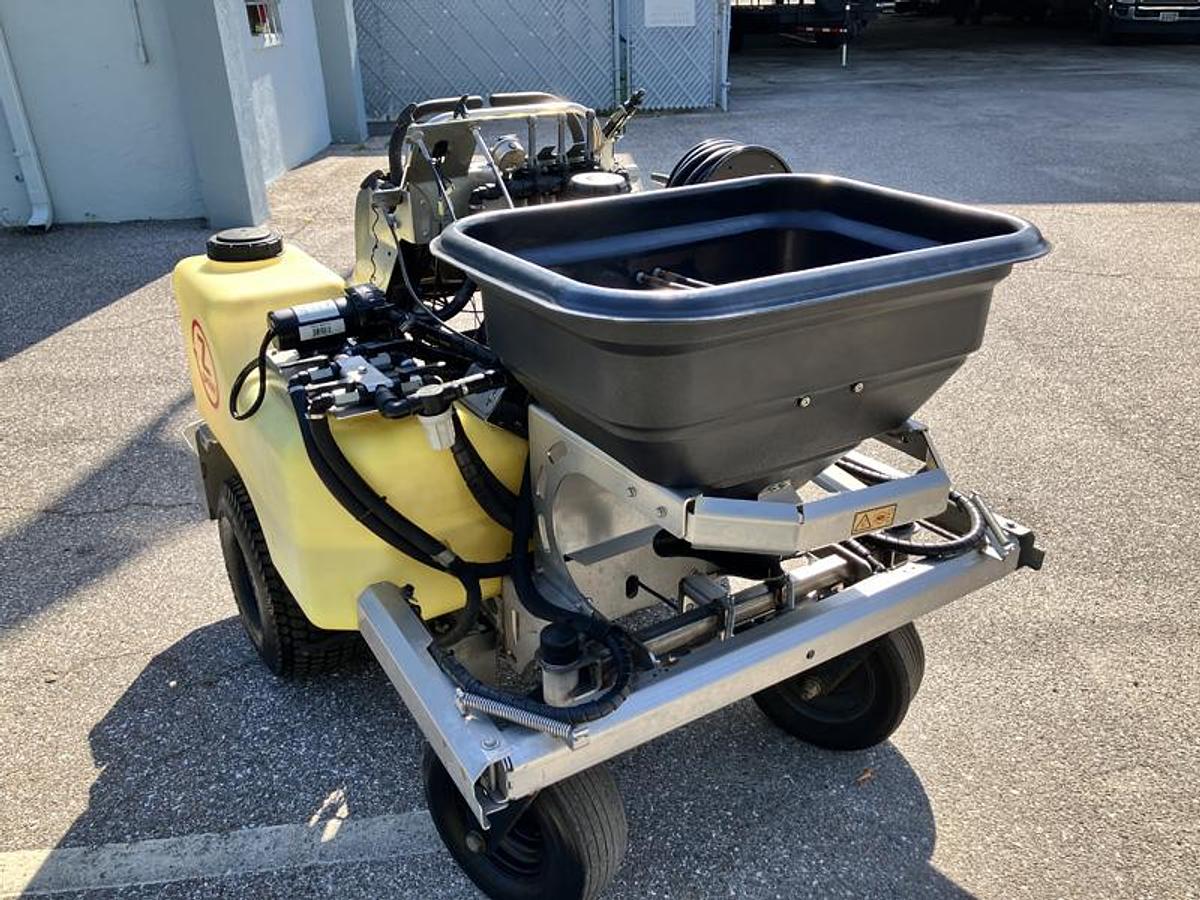 Used TORO Z Spray 52in Sprayer/Spreader (2020)