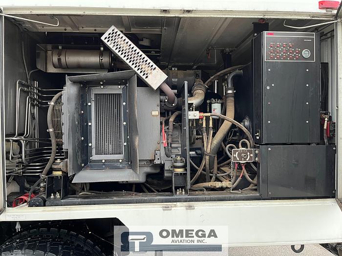 Used 1998 FMC LMD2000 Aircraft Deicer Truck