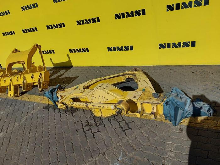 Used B40 Front Differential Casing