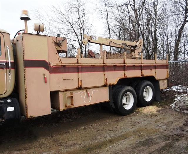 Used 1991 Mack RD600GK Water Truck