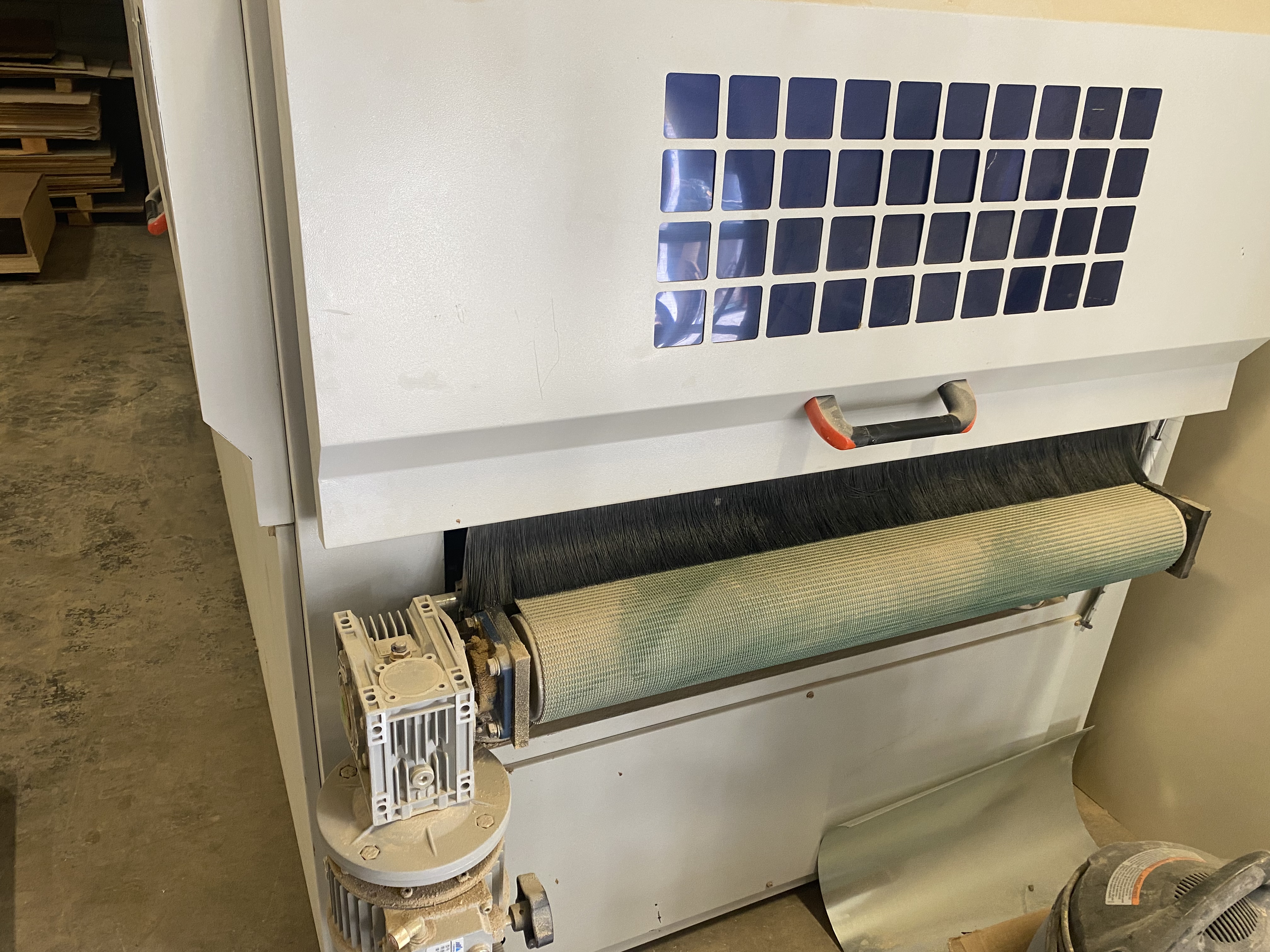 Used 2017 Quingdao KC1000-2YP-4R 18 discs sanding brush 4 long sanding roller sanding machine