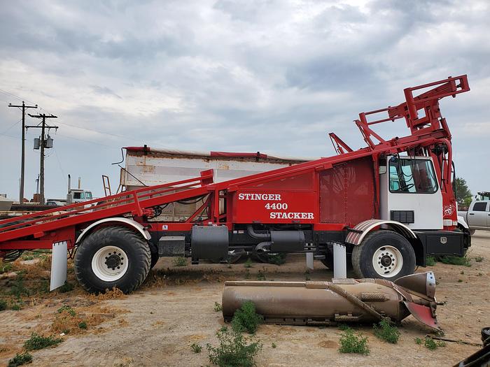 Used 2004 Stinger 4400 Bale Stacker