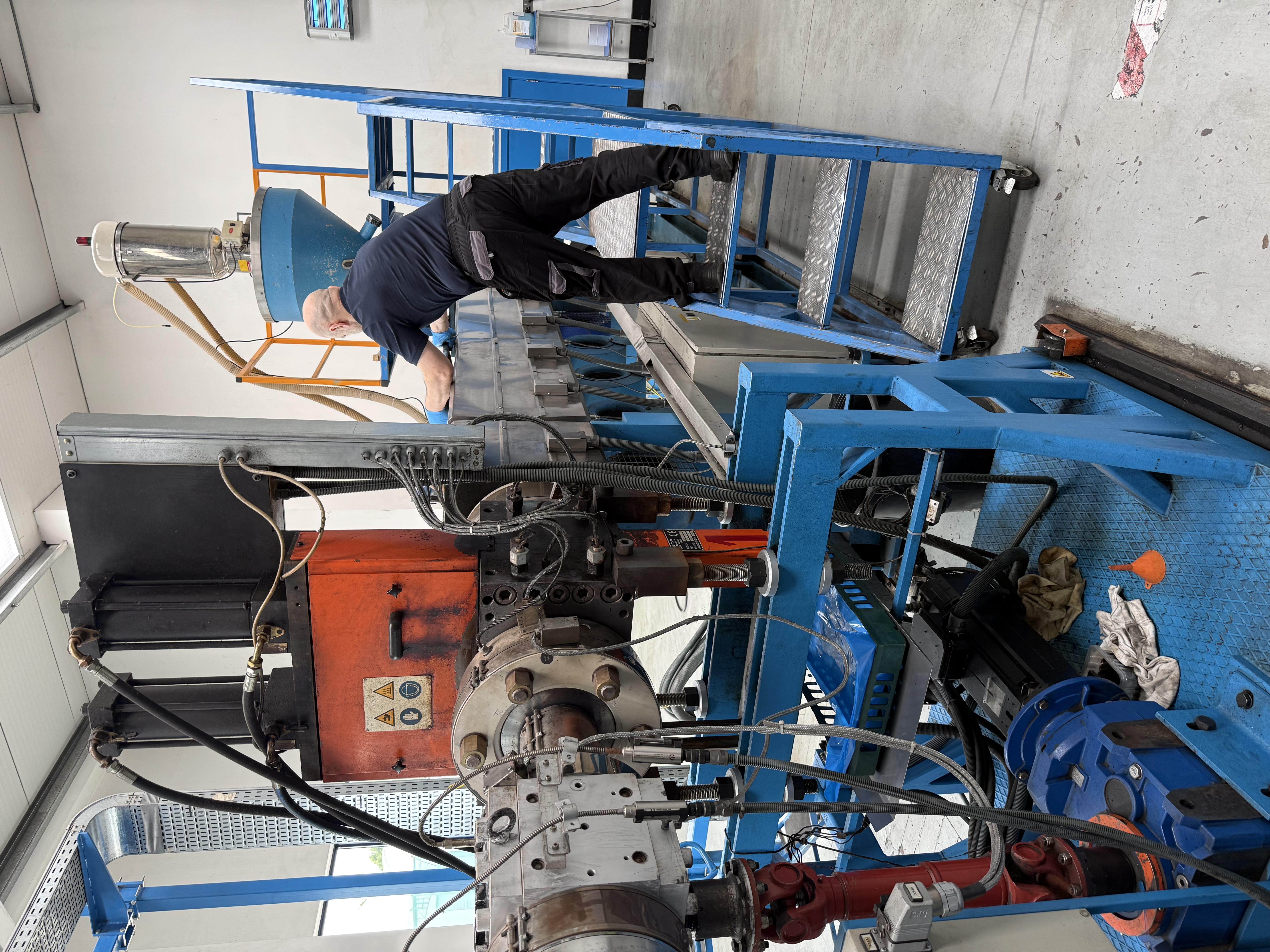 Used 2004 Amut Co-Extrusion Line