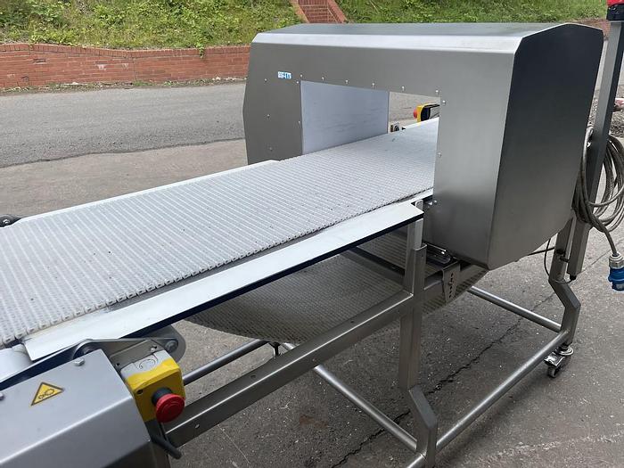 Very good used CEIA METAL DETECTOR