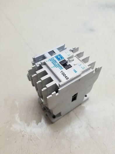 Used CUTLER HAMMER CE15ANS3, CONTACTOR