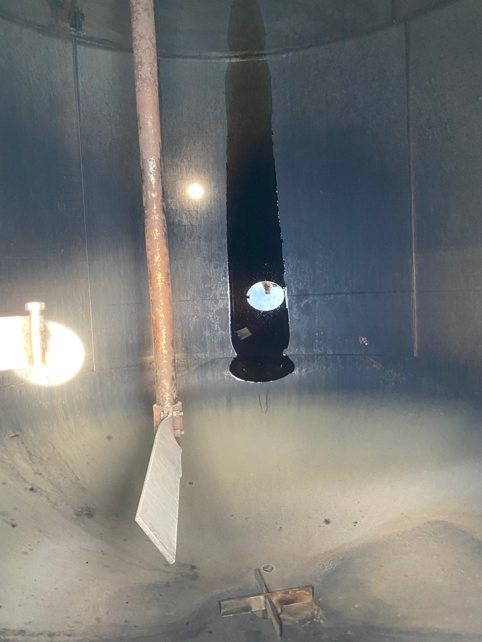 Used 36000 lt tank with mixer