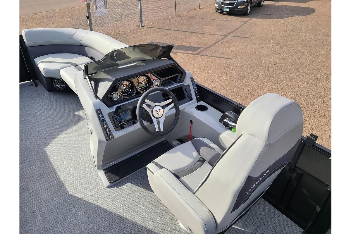 2025 Viaggio Lago X22U With A 115HP Suzuki Motor