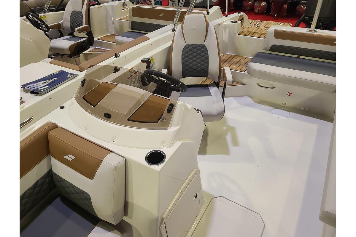 2026 Starcraft SVX 211 OB With A 200HP Suzuki Motor