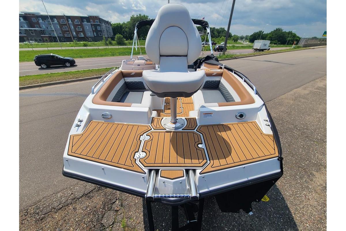 2025 Starcraft SVX 191 Deck Boat W/ A 150HP Suzuki & Trailer