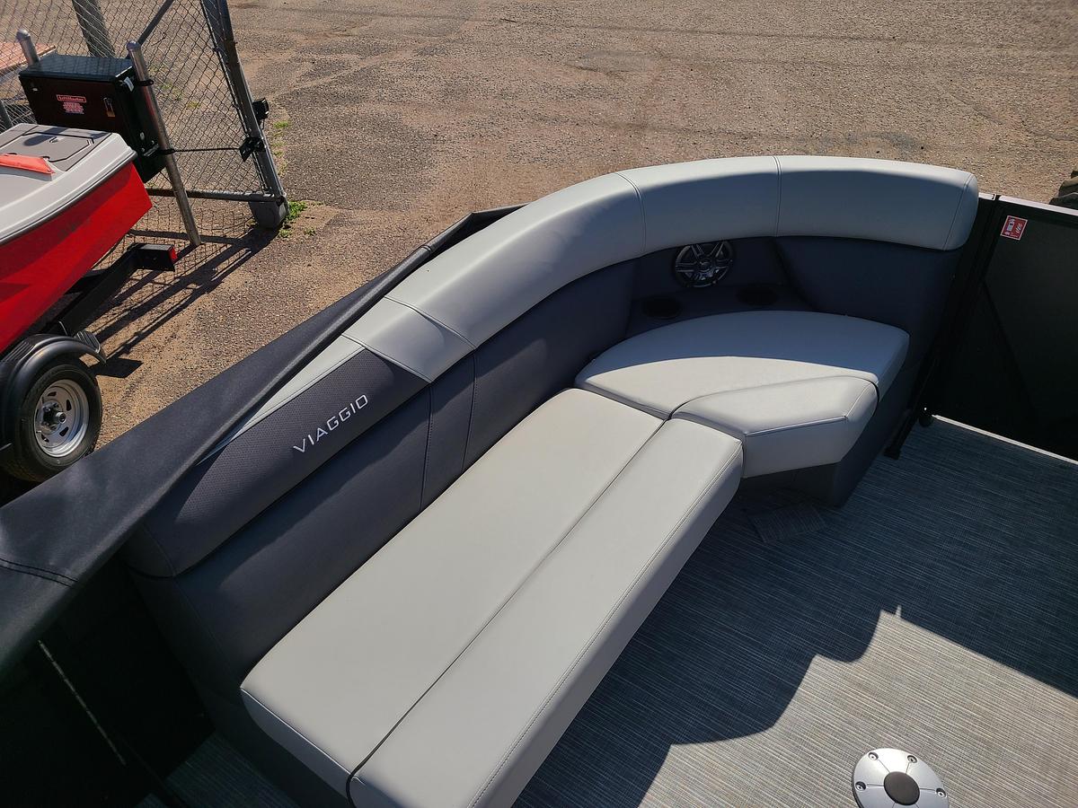 2026 Viaggio Lago V18C With A 60HP Suzuki Motor