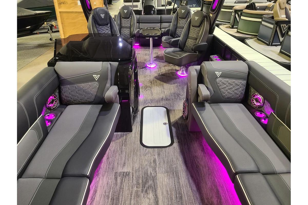 2025 Viaggio Diamante 26Q With A Dual Prop 350HP Suzuki Motor & Yacht Club Bunk Trailer
