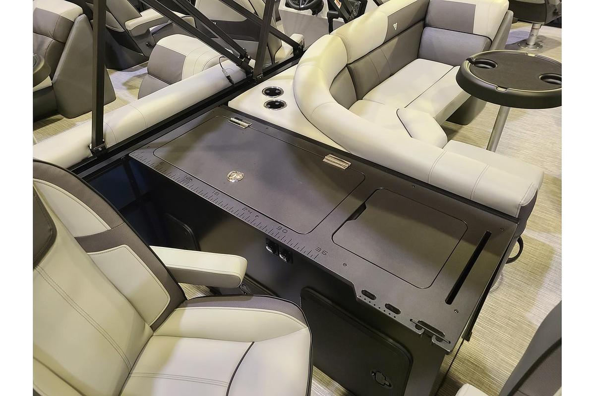 2026 Viaggio Lago V22F With A 115HP Suzuki Motor