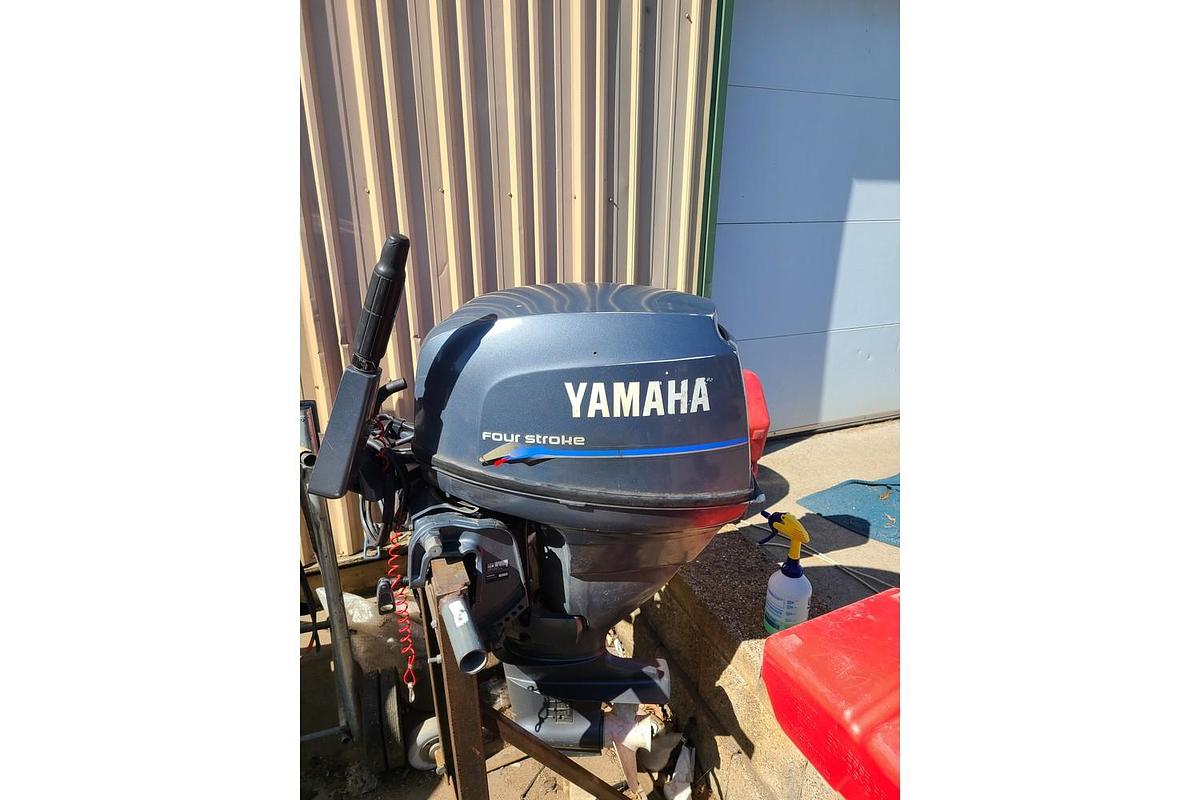 Used 1999 Yamaha 25HP 4-Stroke Tiller