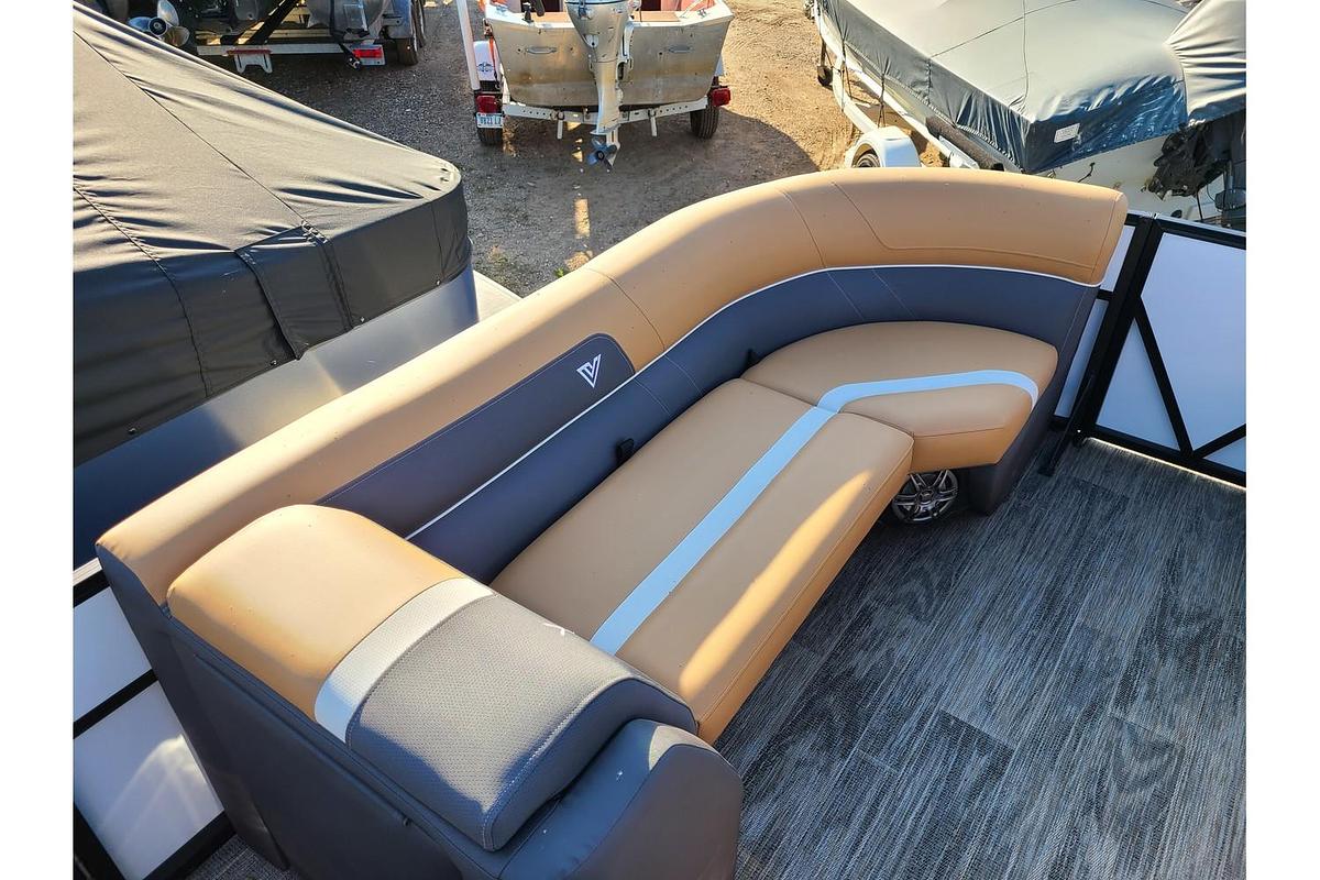2025 Viaggio Lago X22U With A 115HP Suzuki Stealth Motor