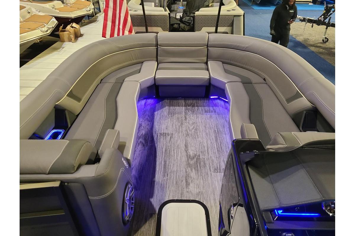 2026 Viaggio Diamante 24Q Tritoon W/ A 350HP Suzuki Motor